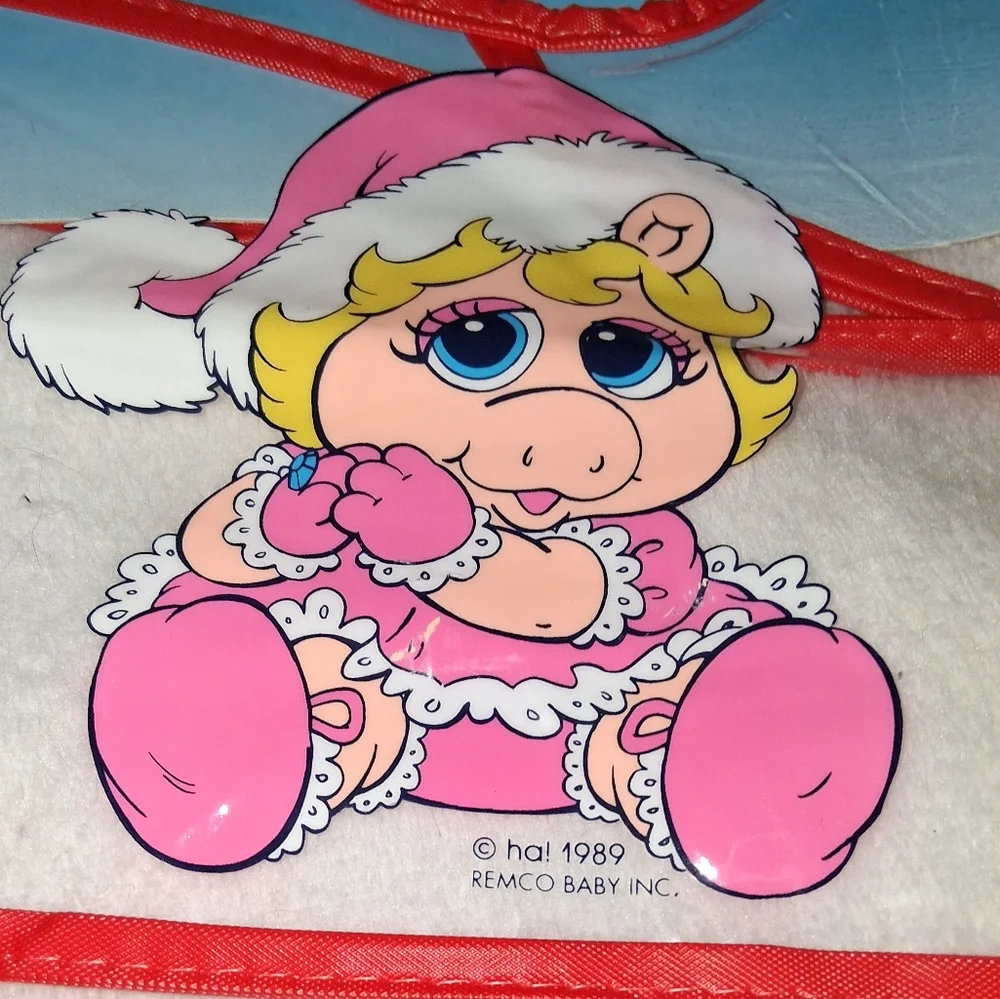 New 1989 Muppets Miss Piggy Vinyl Plastic Christmas Baby Bib Vintage 80s